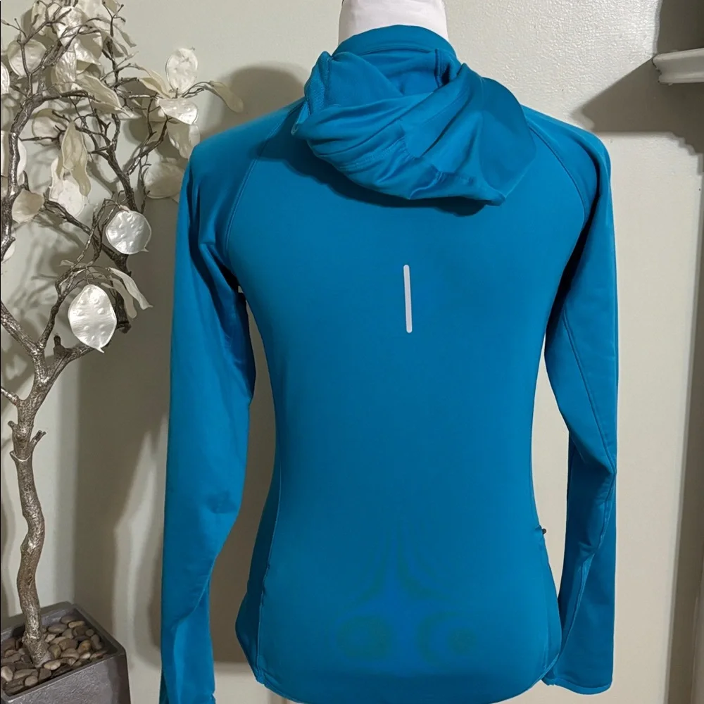 teal nike